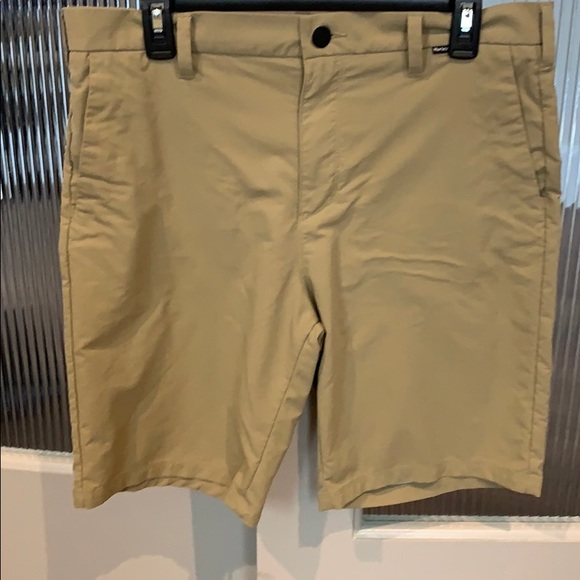 nike dri fit khaki shorts